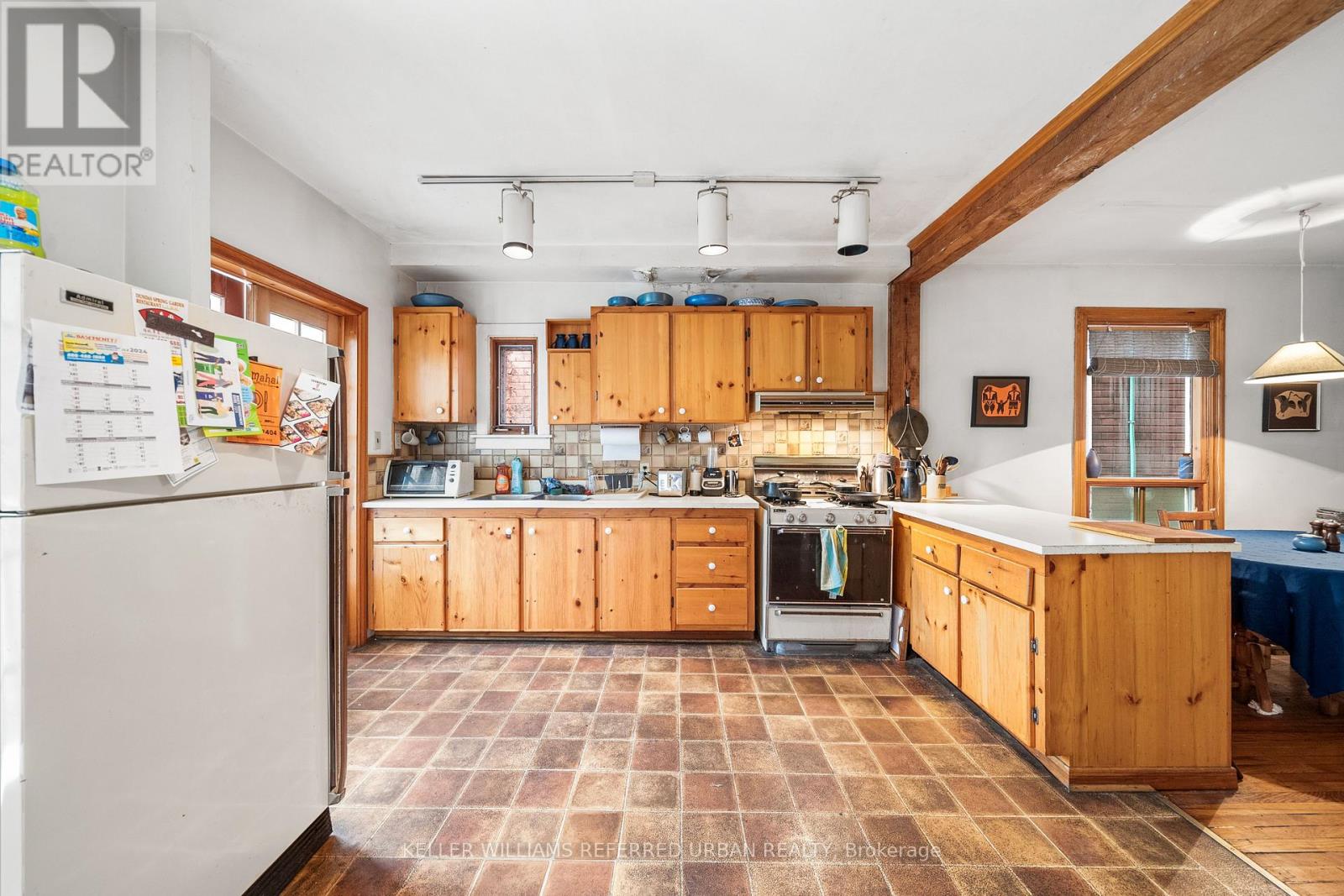 Property at 123 GORE VALE AVENUE image 4