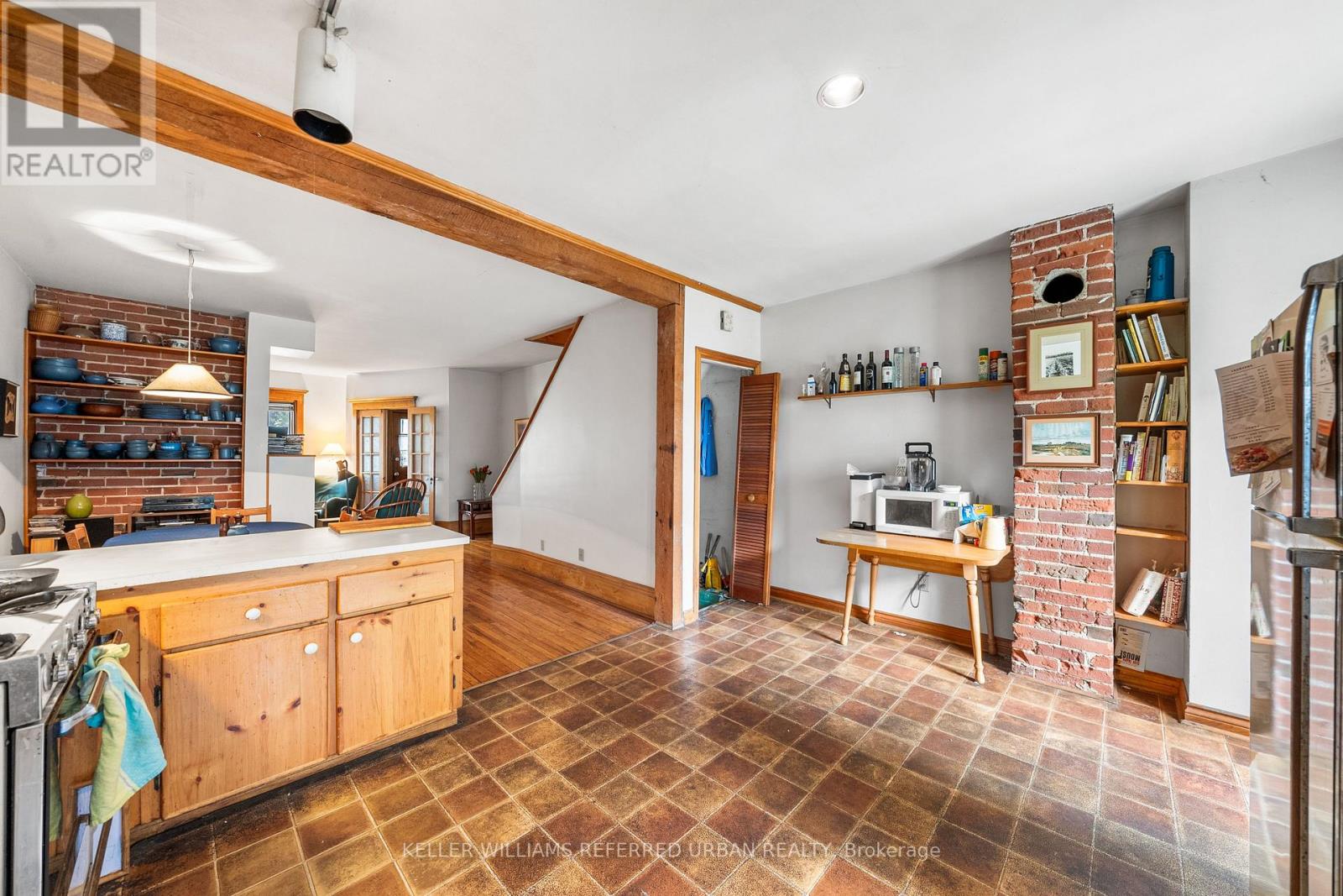 Property at 123 GORE VALE AVENUE image 5
