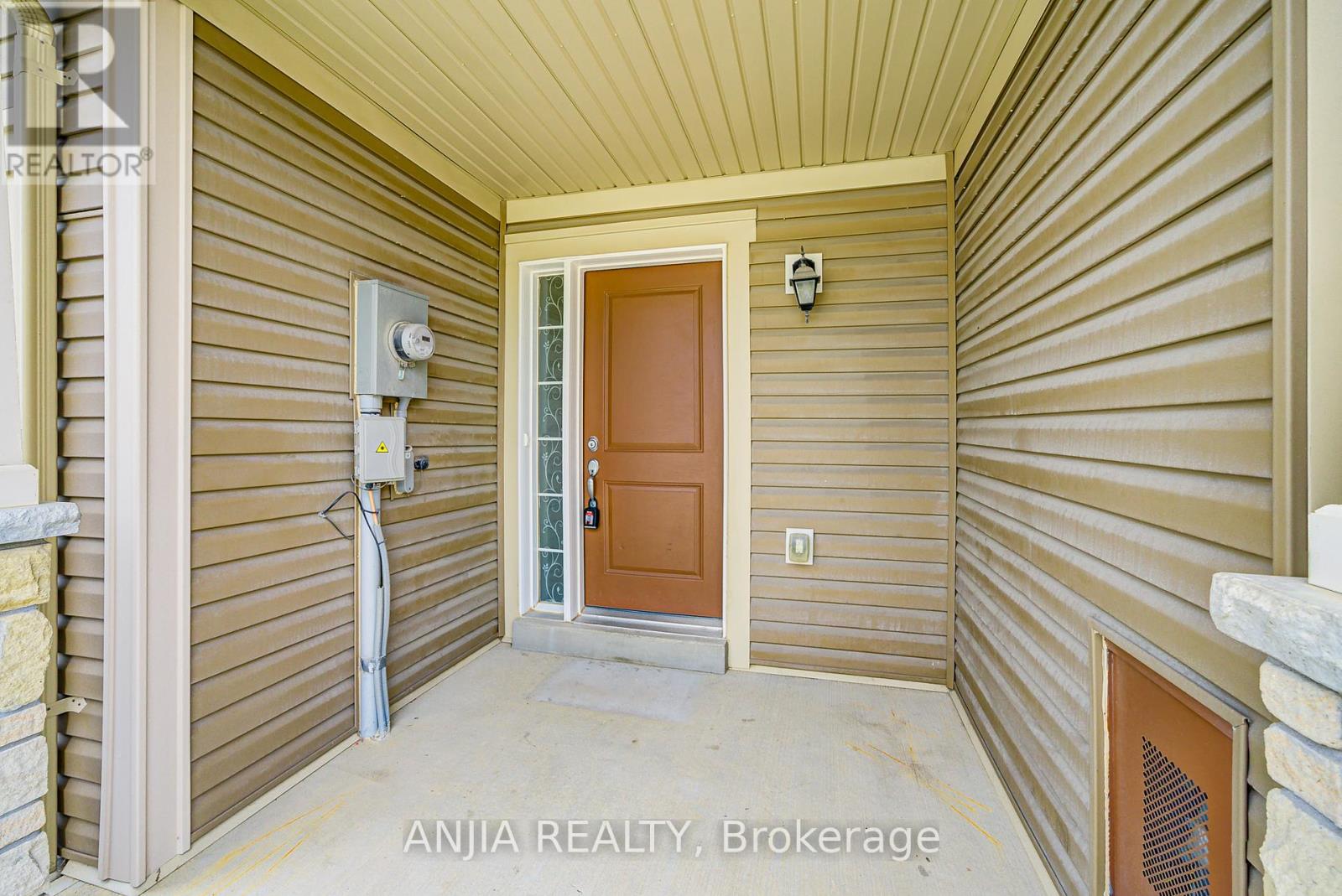 Property at 101 NEARCO GATE image 3