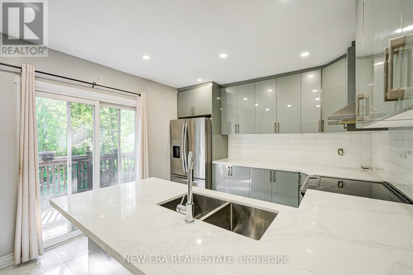 Property at 345 PARK ROAD S image 1