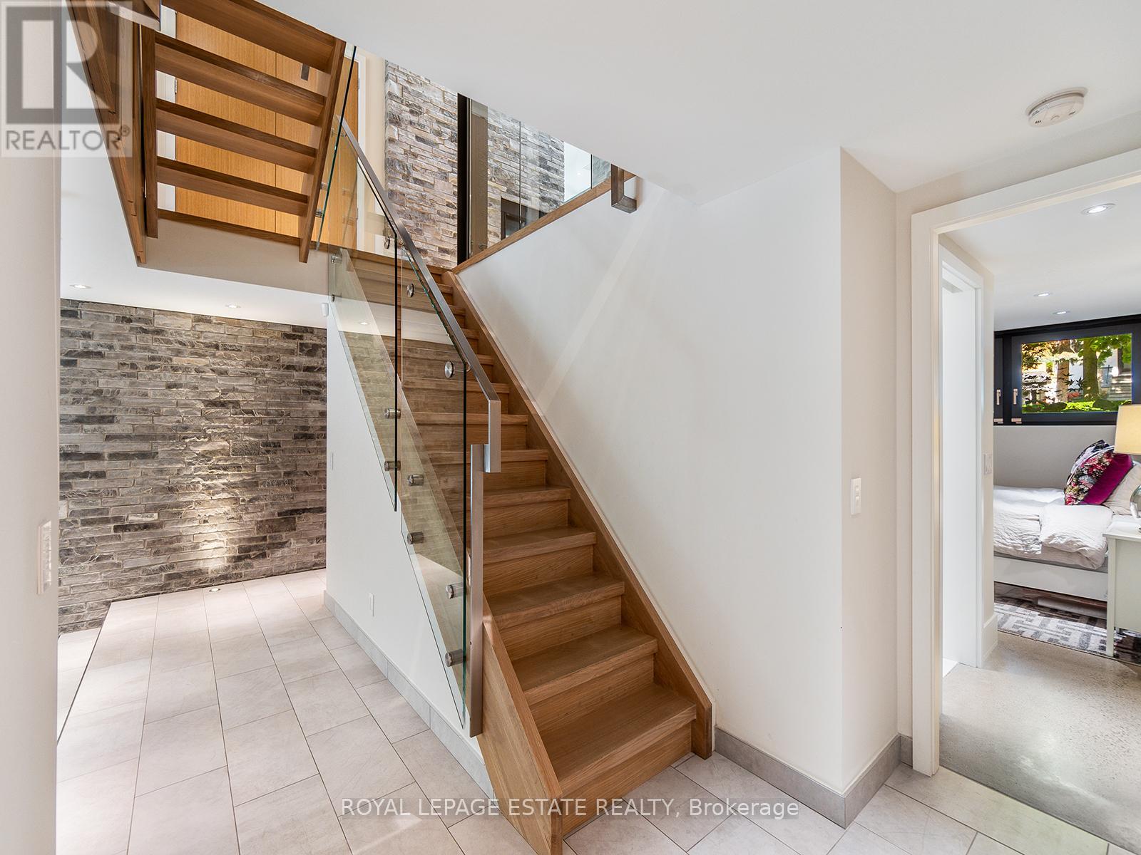 11 Pine Crescent, Toronto, Ontario  M4E 1L1 - Photo 41 - E12236008