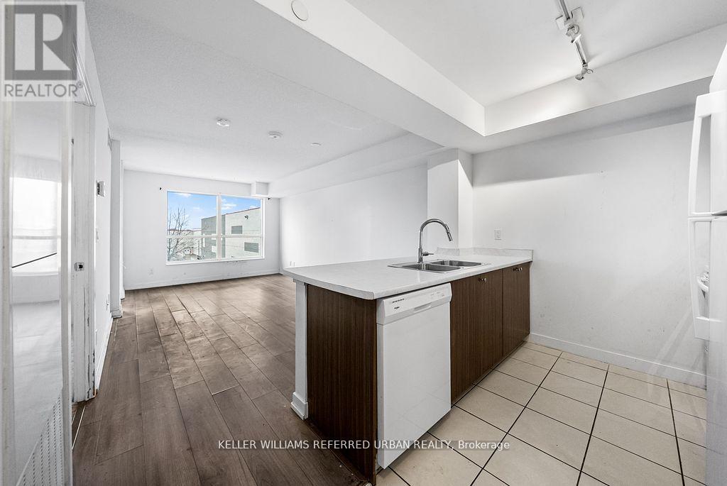 Property at 315 - 8 TRENT AVENUE image 3