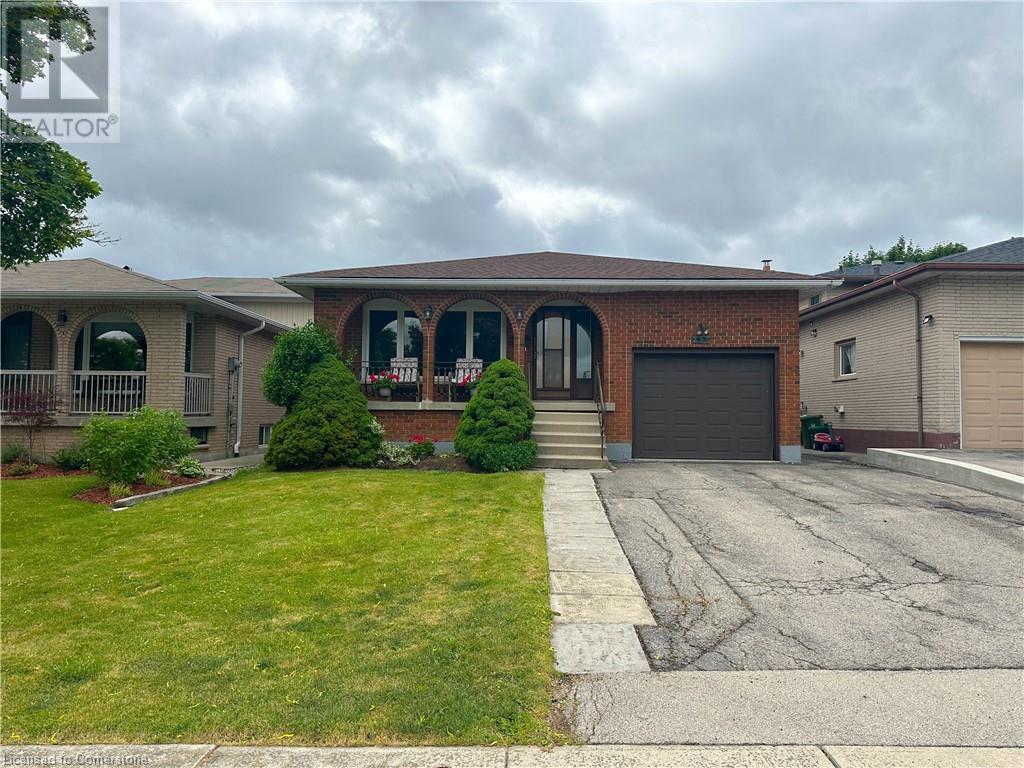 233 LAWNHURST Court, Hamilton, Ontario