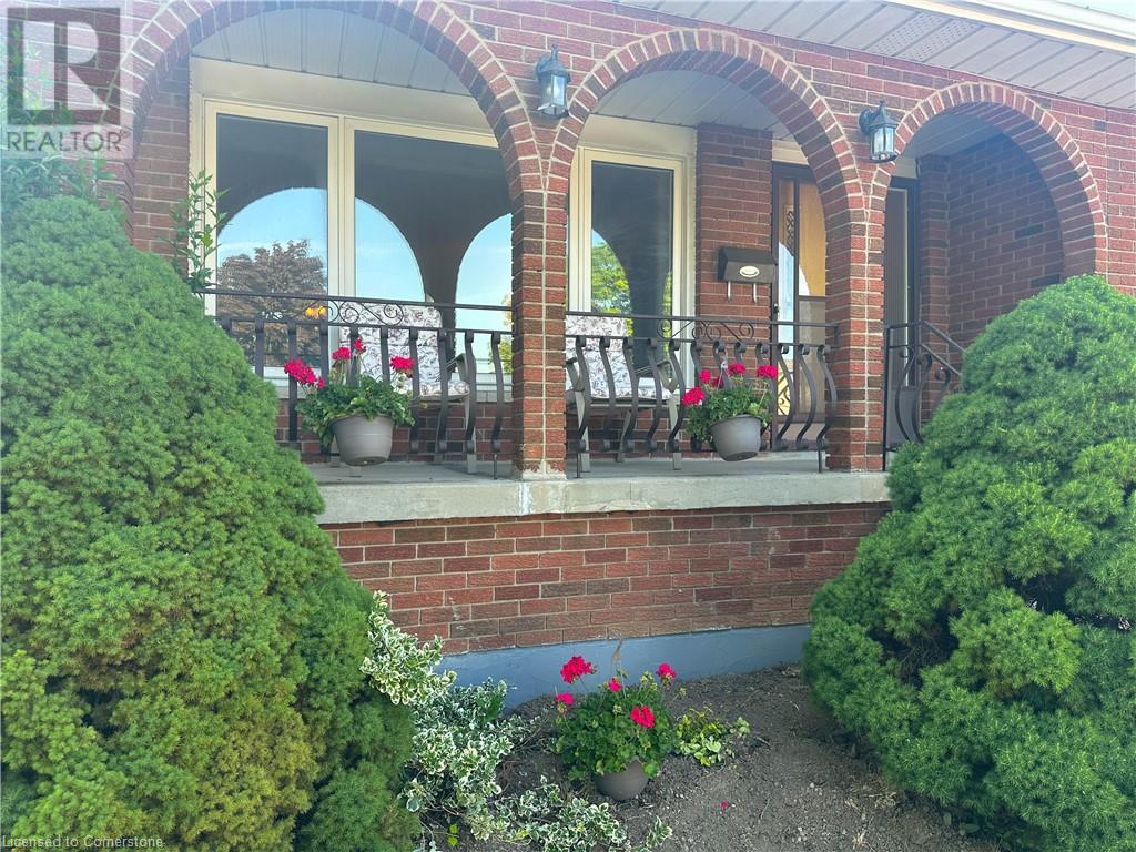 233 Lawnhurst Court, Hamilton, Ontario  L8V 4R4 - Photo 2 - 40743590