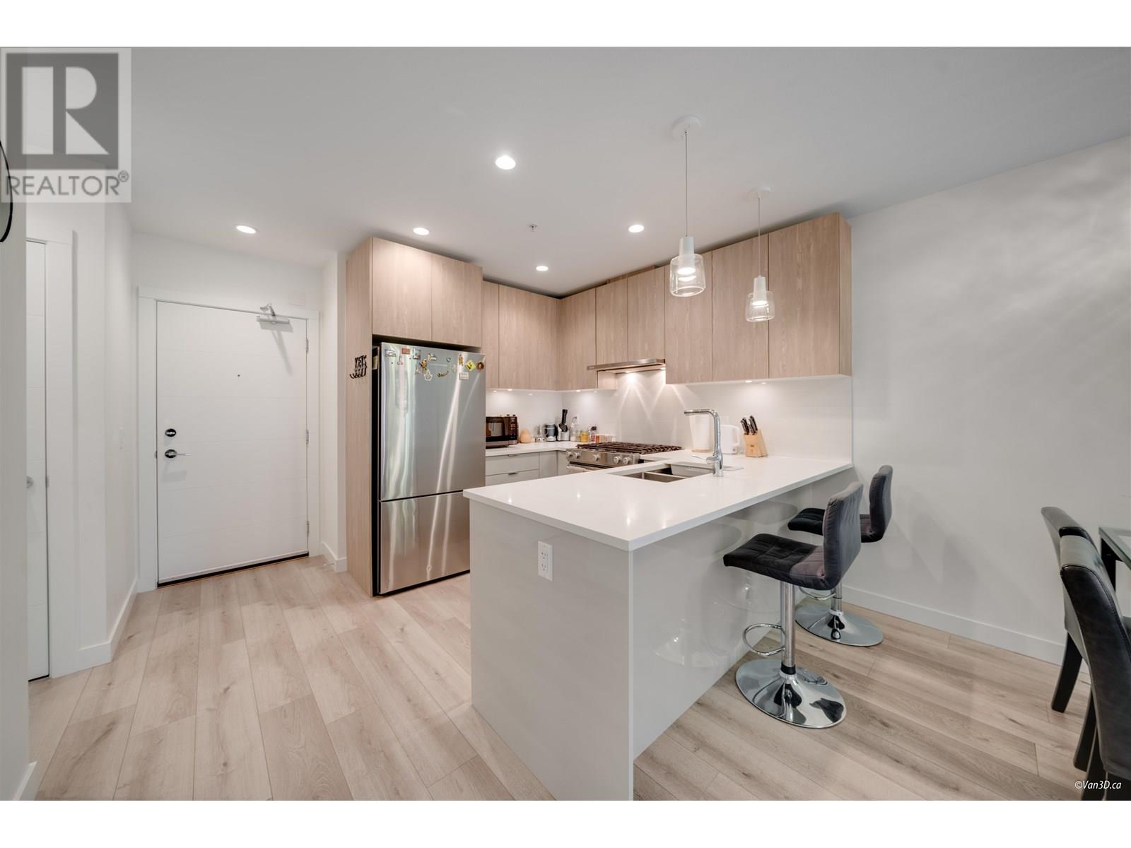 207 128 E 8th Street, North Vancouver, British Columbia  V7L 0H2 - Photo 4 - R3018291