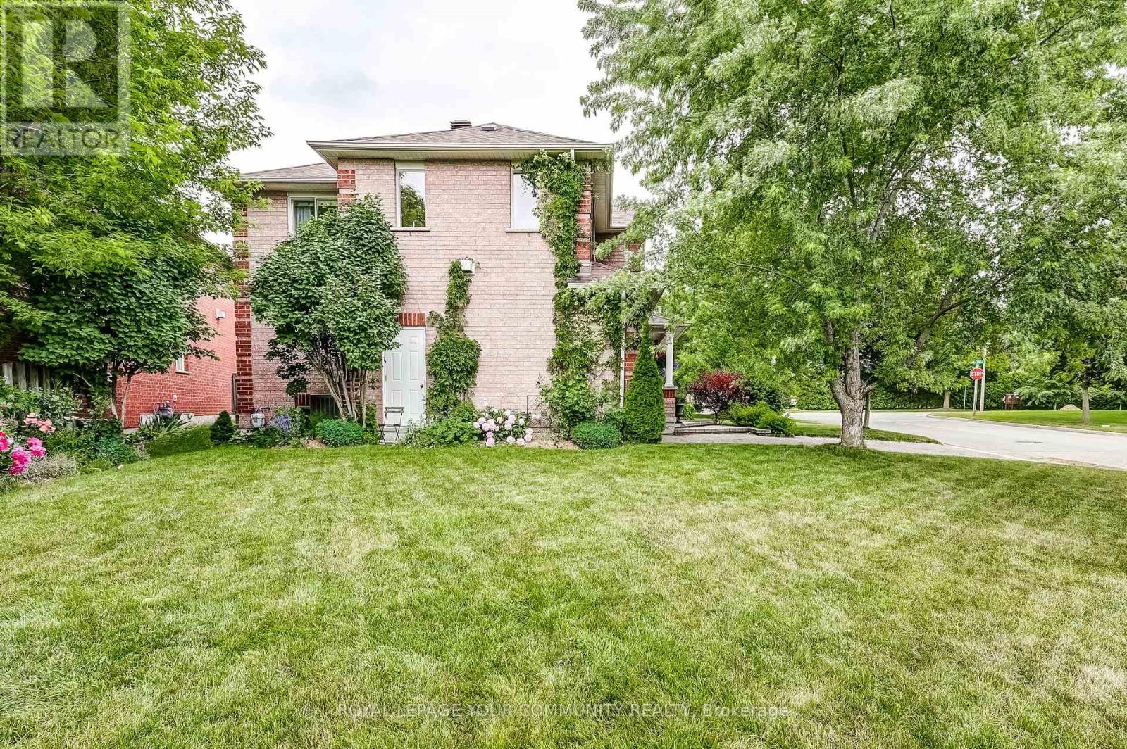 Property at 8 WILLOWAY image 4