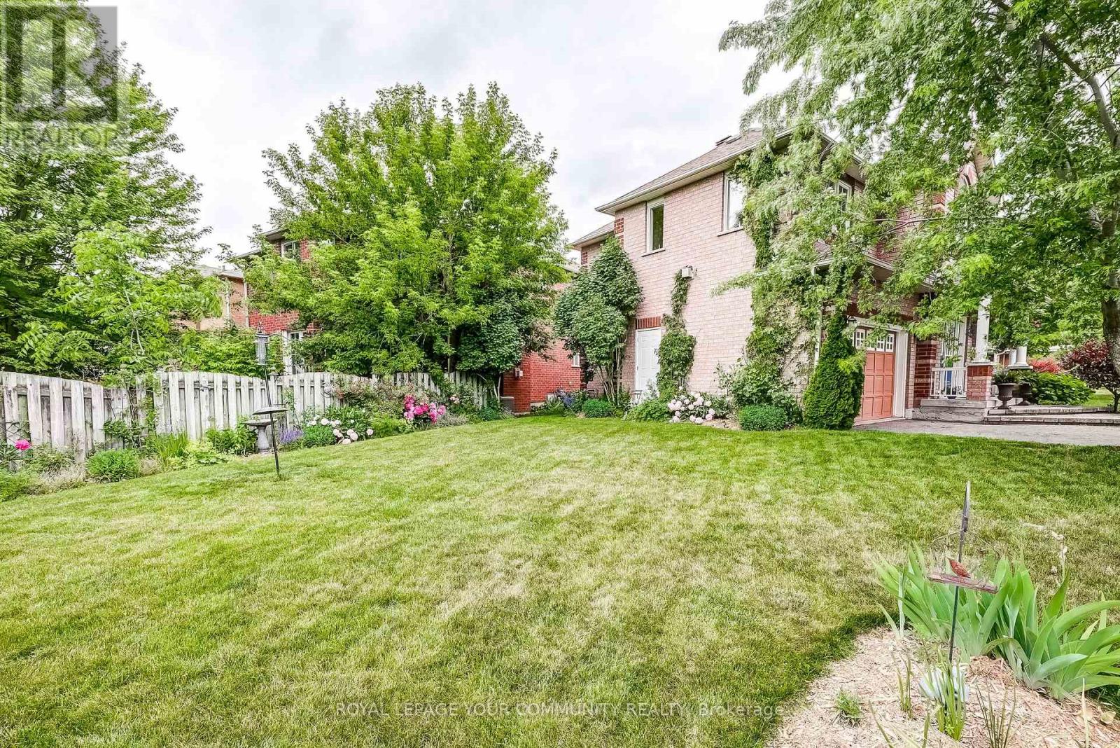Property at 8 WILLOWAY image 5