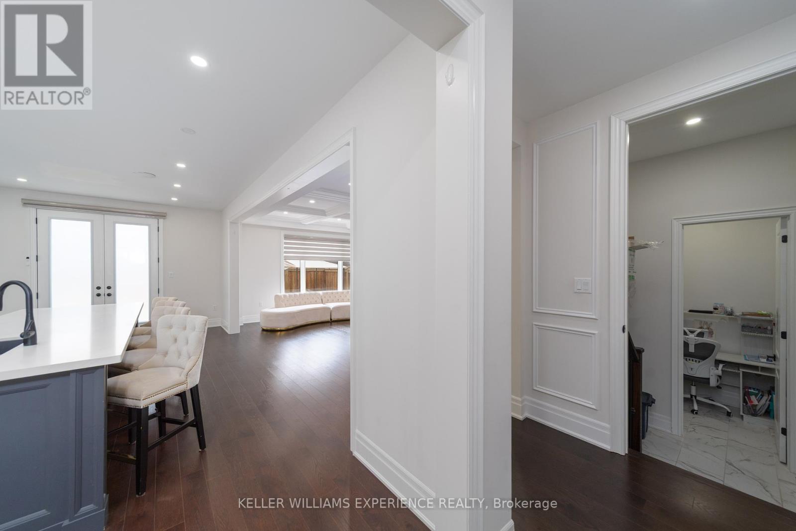 7 Bannister Road, Barrie, Ontario  L9J 0L4 - Photo 10 - S12235732