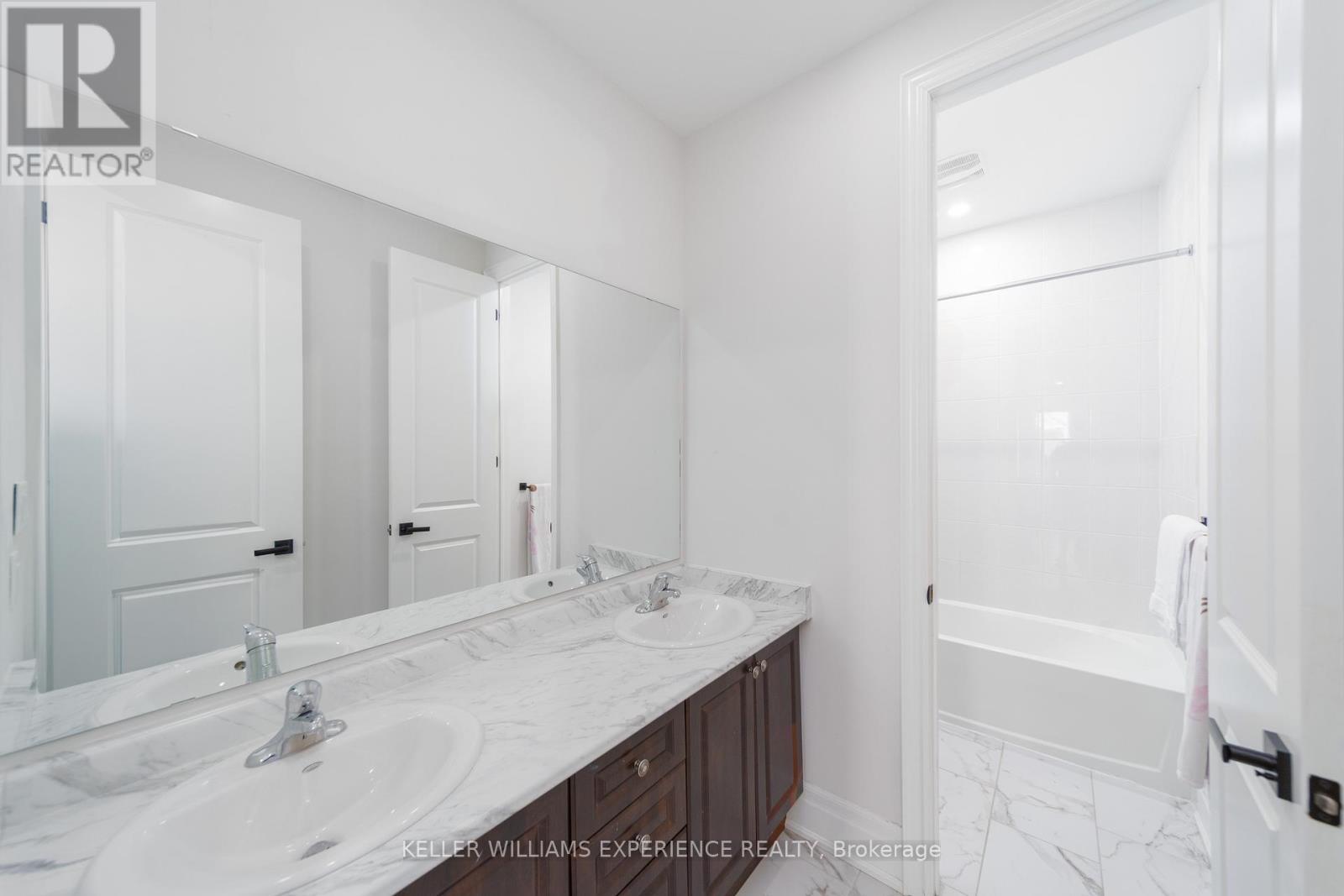 7 Bannister Road, Barrie, Ontario  L9J 0L4 - Photo 19 - S12235732