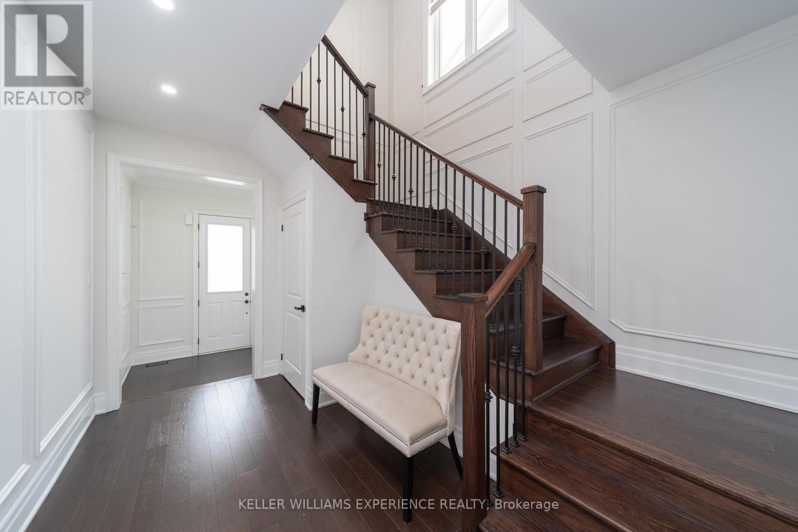 7 Bannister Road, Barrie, Ontario  L9J 0L4 - Photo 8 - S12235732