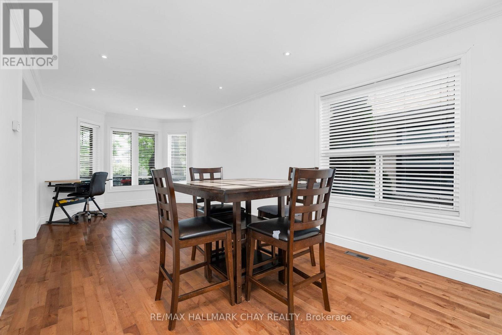 57 Violet Street, Barrie, Ontario  L4N 9N3 - Photo 10 - S12235776
