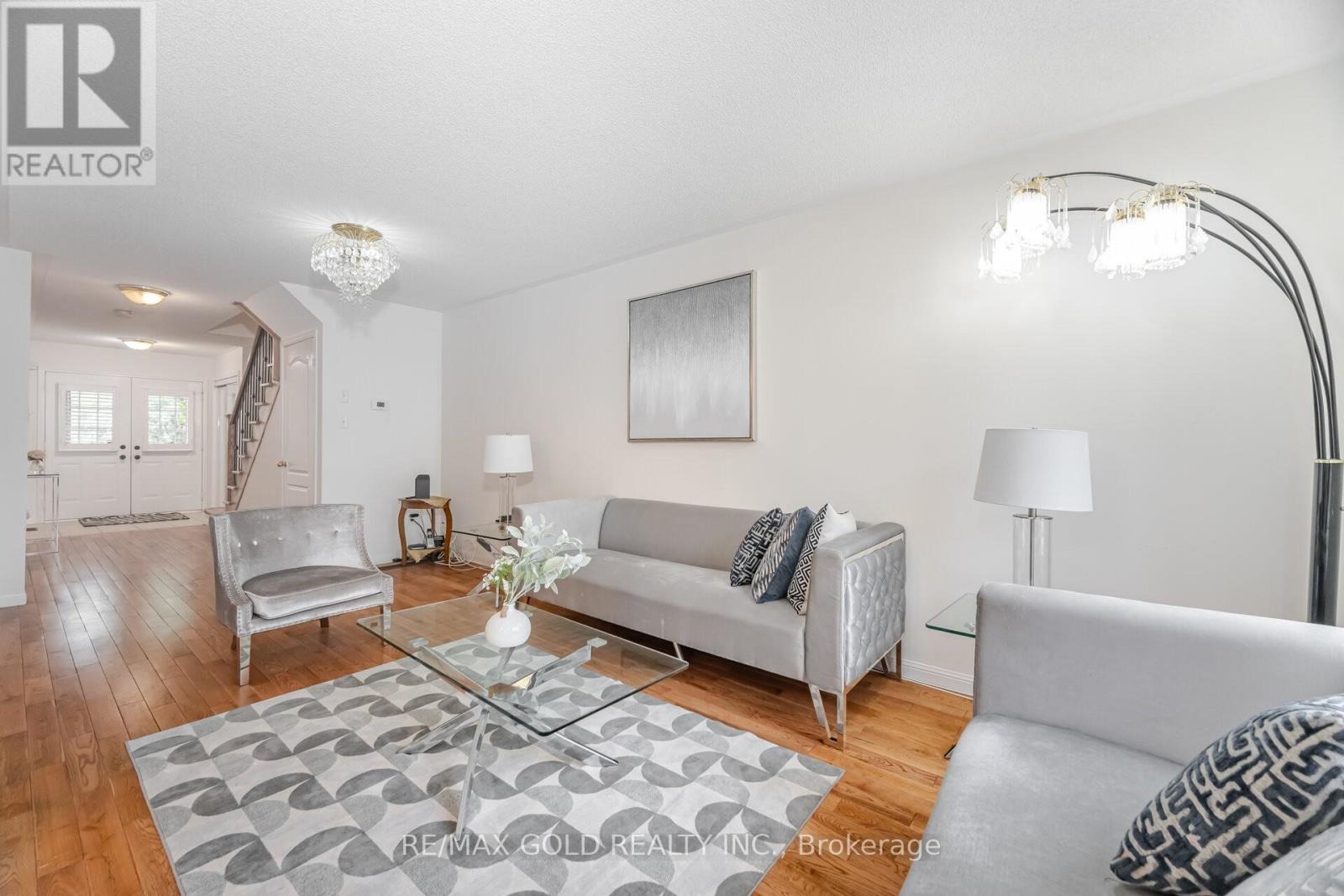 Property at 112 BIG MOE CRESCENT image 3