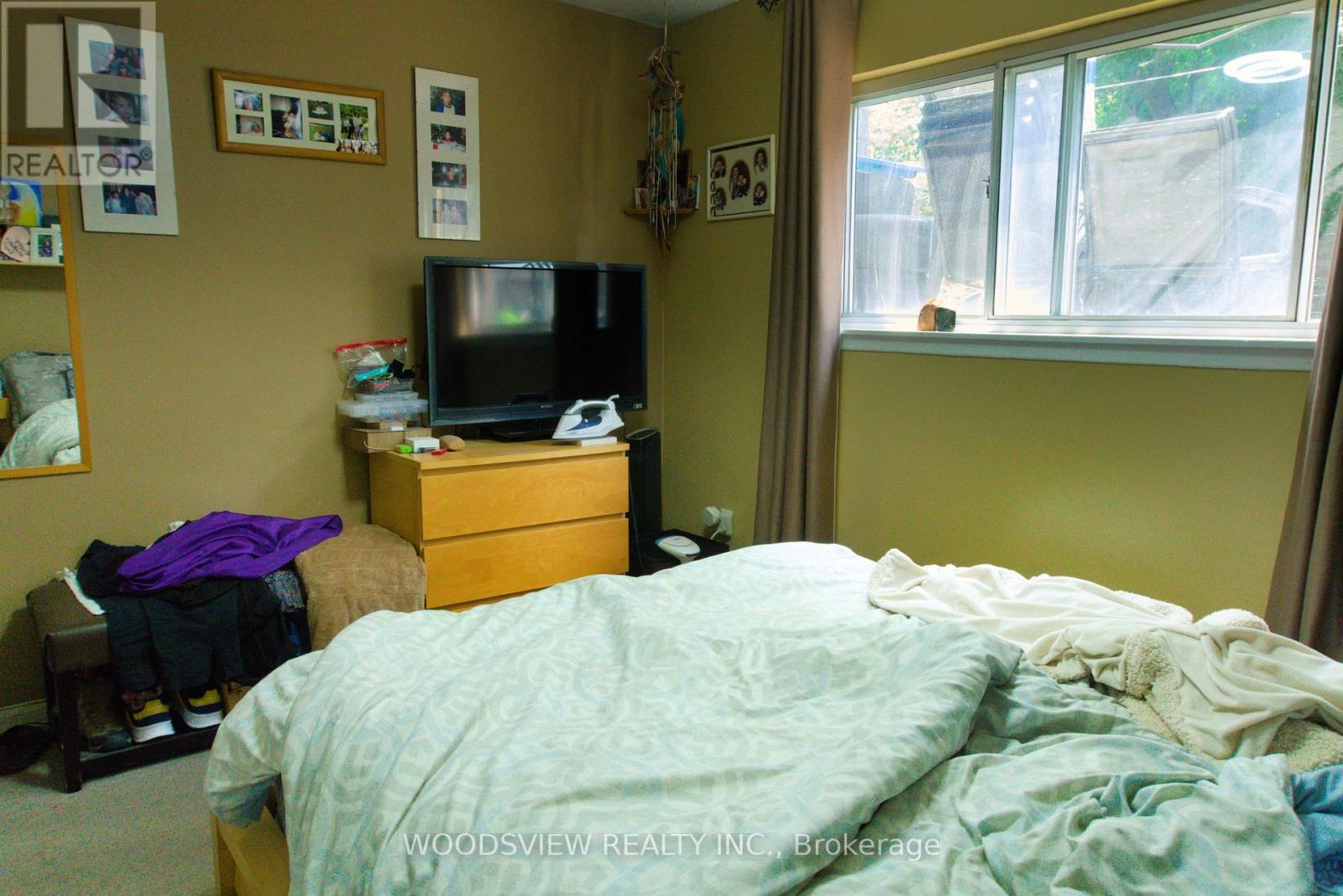 56 Lightwood Drive, Toronto (Thistletown-Beaumonde Heights), Ontario  M9V 2Z2 - Photo 12 - W12235854