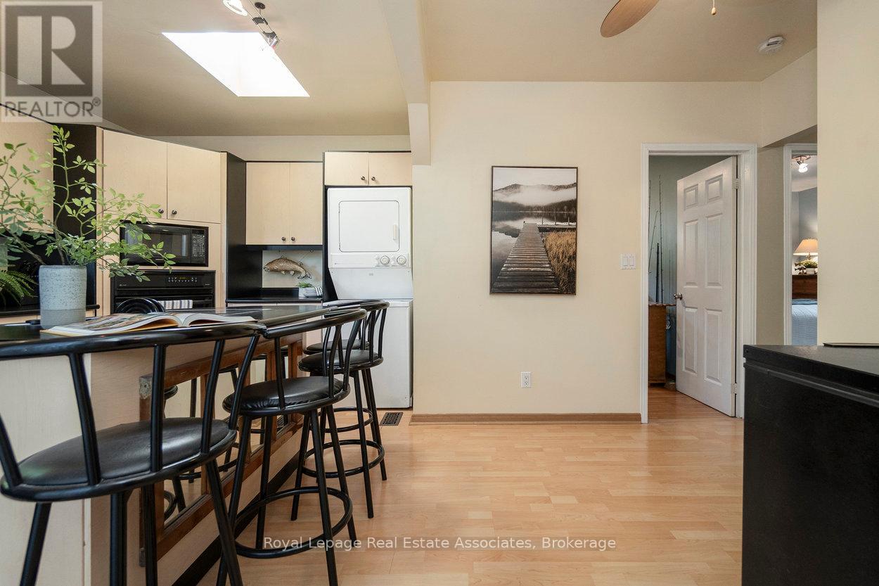 64 Eaglewood Boulevard, Mississauga (Mineola), Ontario  L5G 1V4 - Photo 17 - W12235964