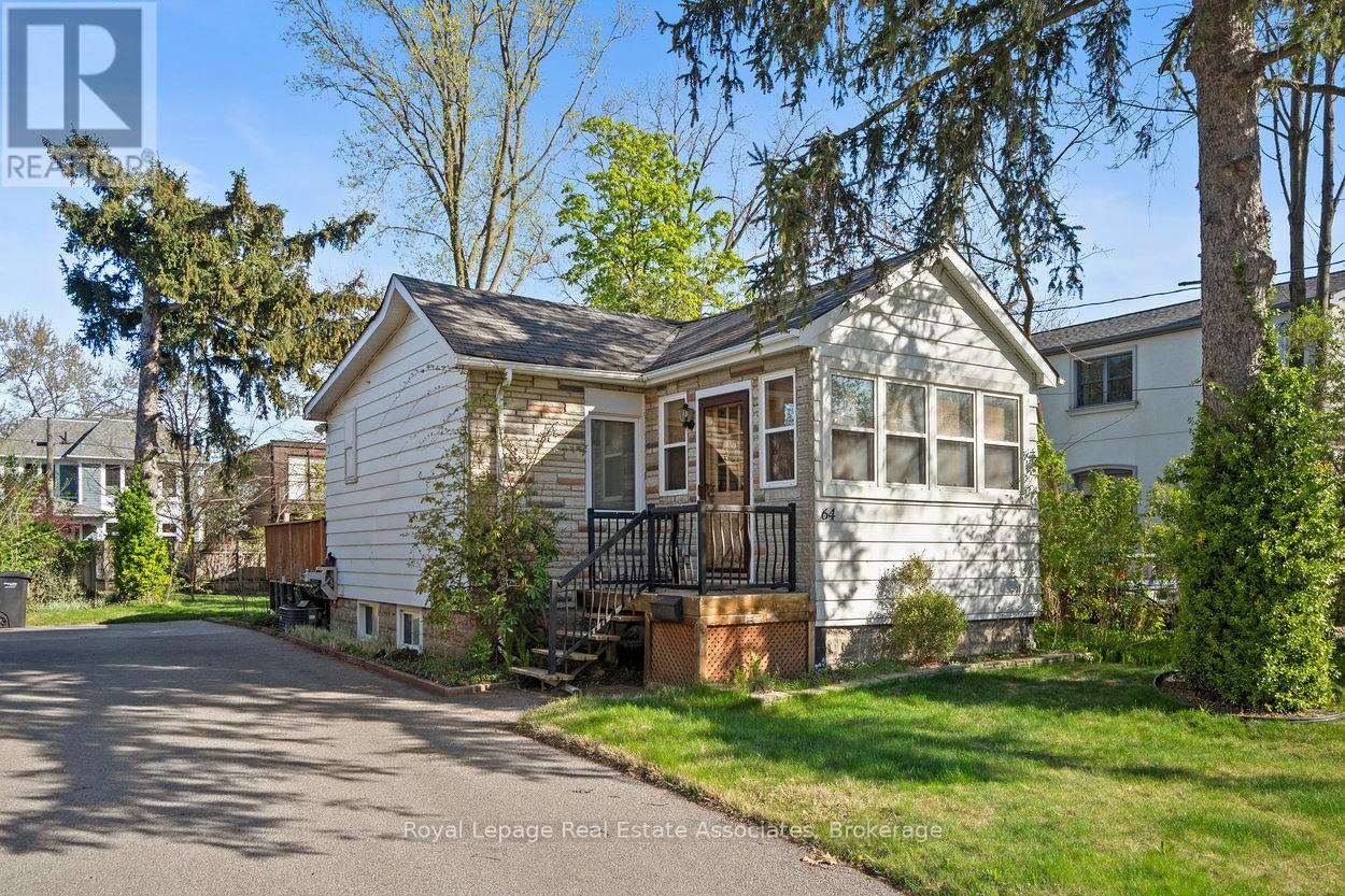 64 Eaglewood Boulevard, Mississauga (Mineola), Ontario  L5G 1V4 - Photo 3 - W12235964