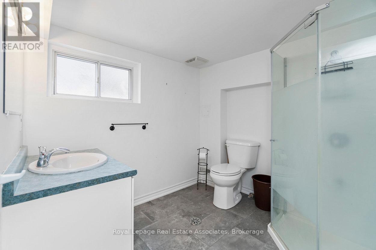 64 Eaglewood Boulevard, Mississauga (Mineola), Ontario  L5G 1V4 - Photo 31 - W12235964