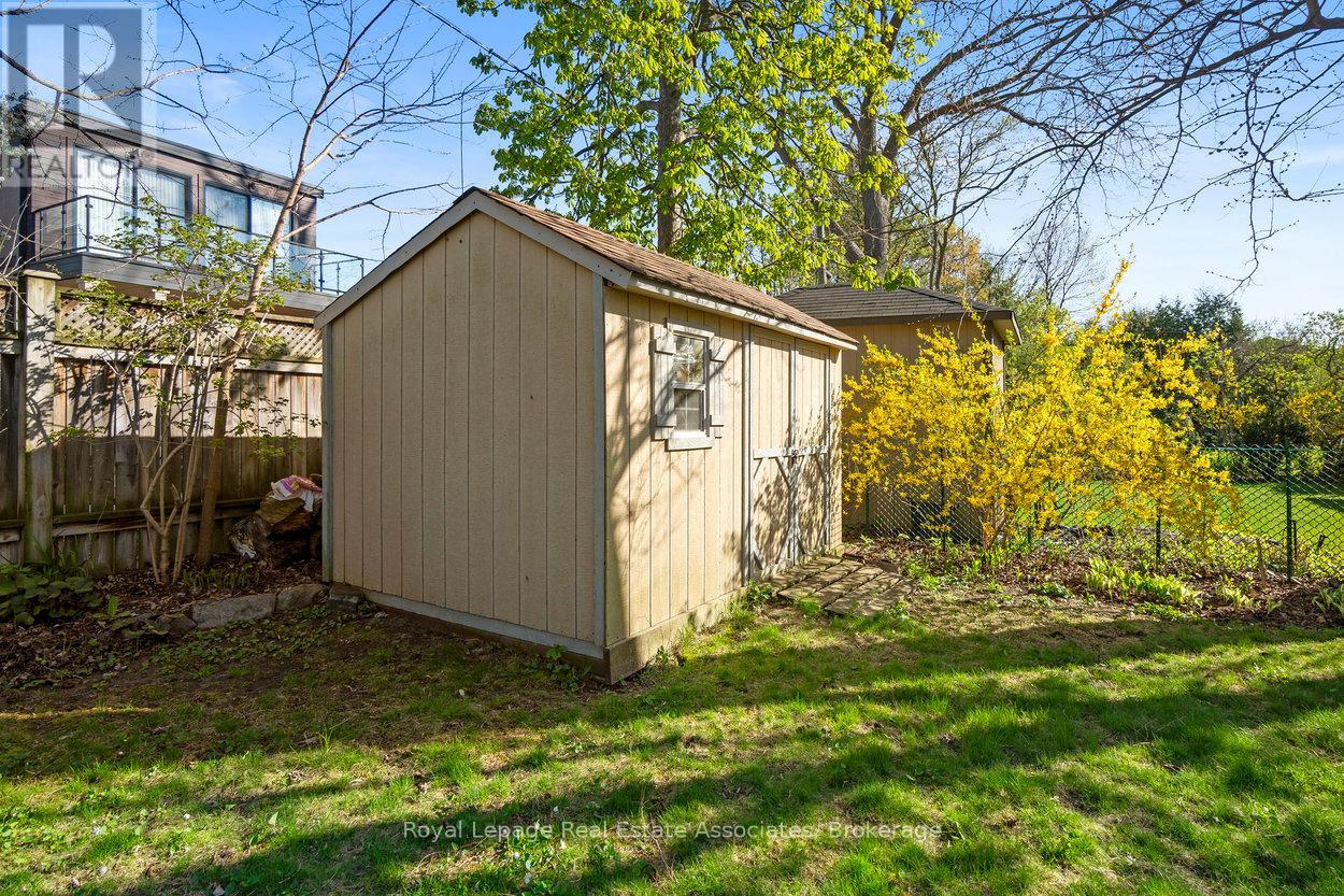 64 Eaglewood Boulevard, Mississauga (Mineola), Ontario  L5G 1V4 - Photo 35 - W12235964