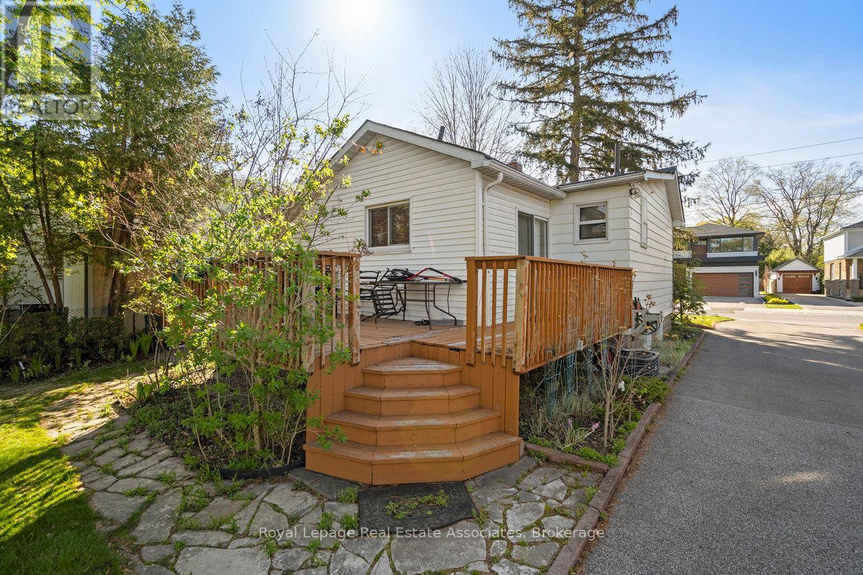 64 Eaglewood Boulevard, Mississauga (Mineola), Ontario  L5G 1V4 - Photo 37 - W12235964