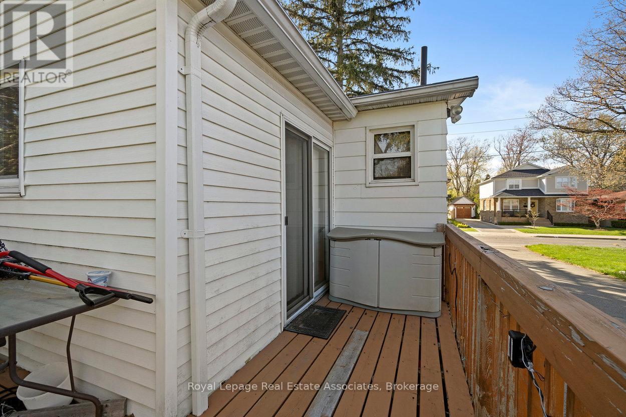 64 Eaglewood Boulevard, Mississauga (Mineola), Ontario  L5G 1V4 - Photo 38 - W12235964