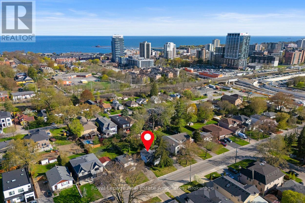 64 Eaglewood Boulevard, Mississauga (Mineola), Ontario  L5G 1V4 - Photo 43 - W12235964