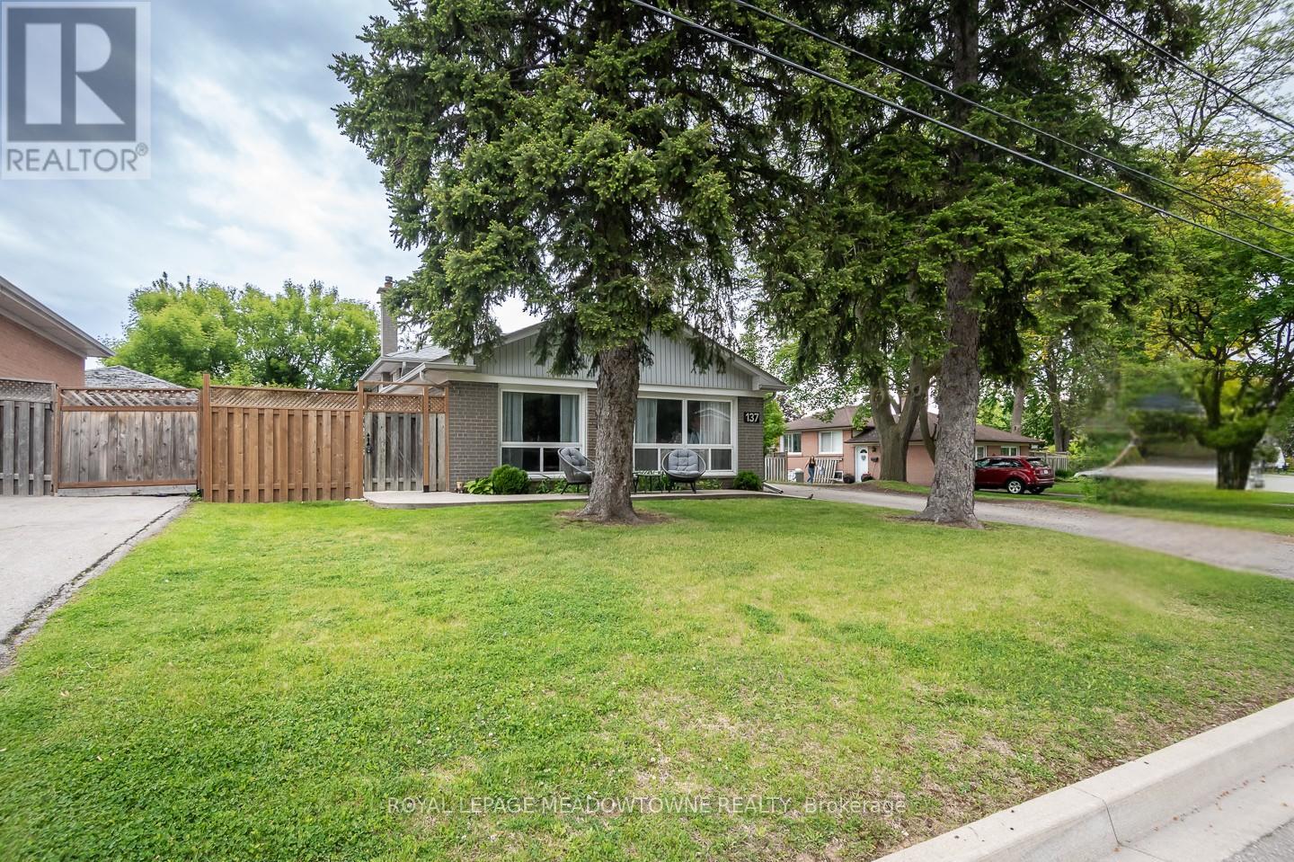 Property at 137 WAKEFIELD ROAD image 1