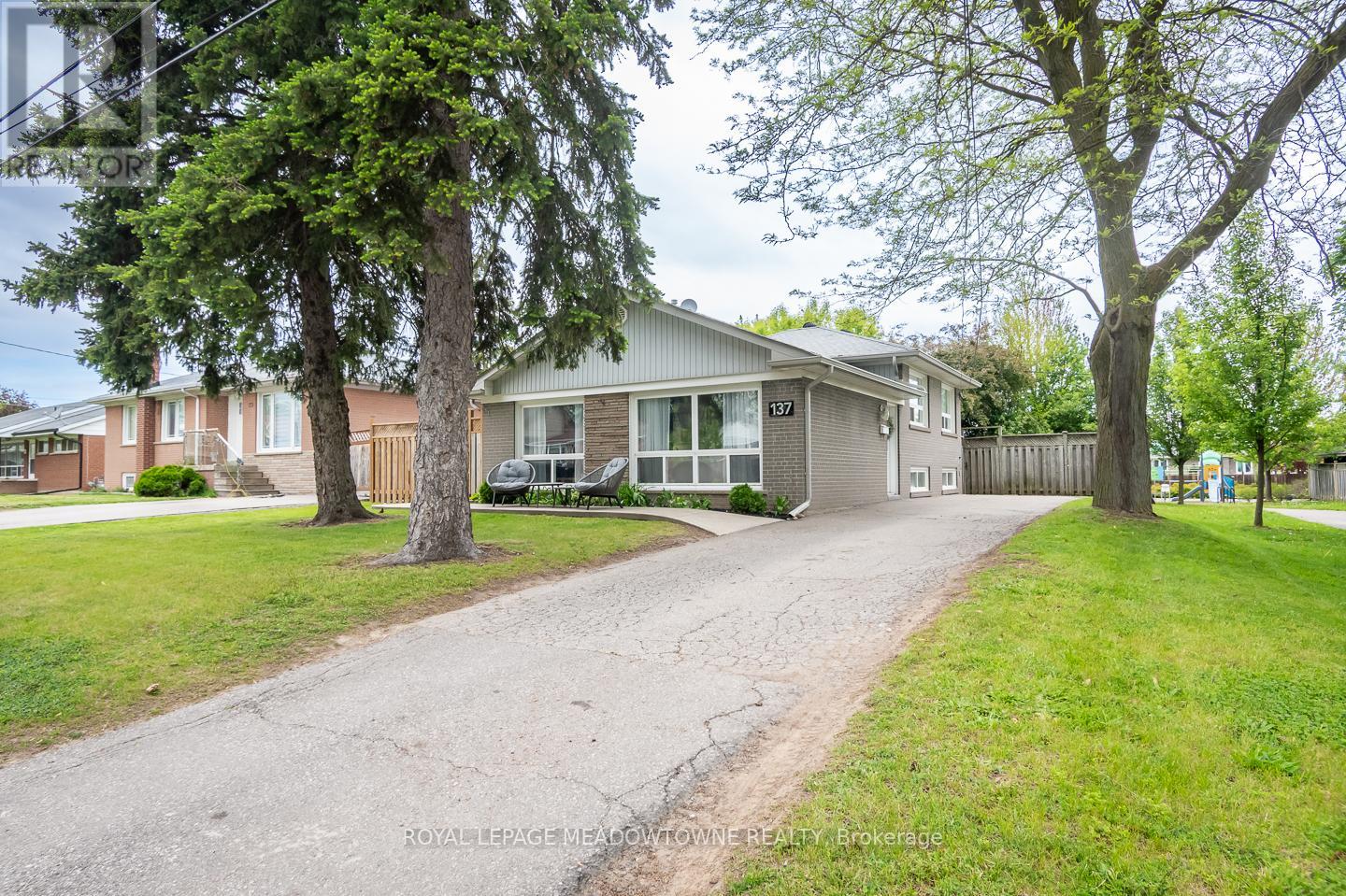 Property at 137 WAKEFIELD ROAD image 2