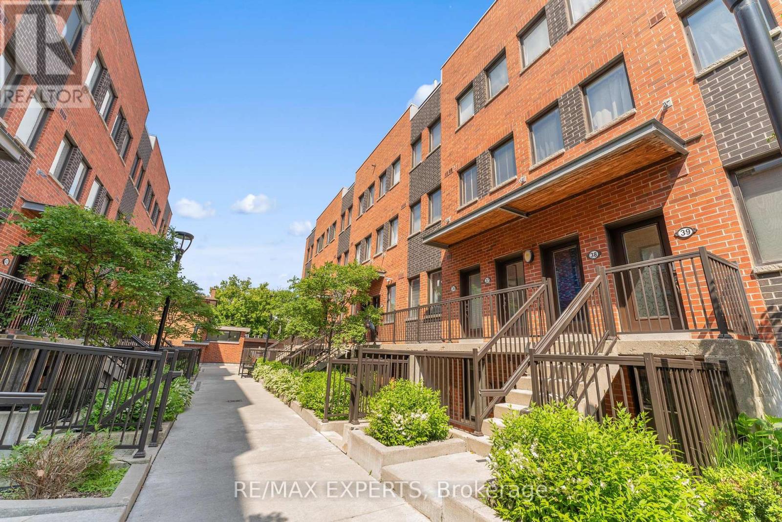 Property at 6 - 871 WILSON AVENUE image 2