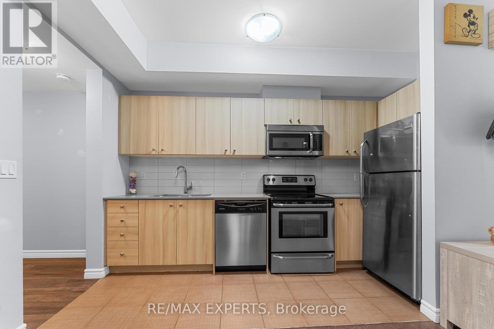 Property at 6 - 871 WILSON AVENUE image 5