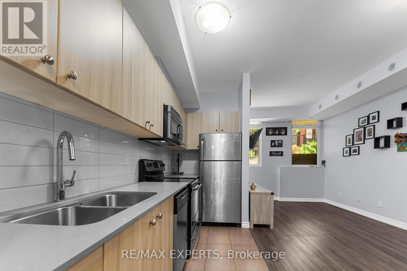 6 - 871 Wilson Avenue, Toronto (Downsview-Roding-Cfb), Ontario  M3K 1E6 - Photo 7 - W12236102