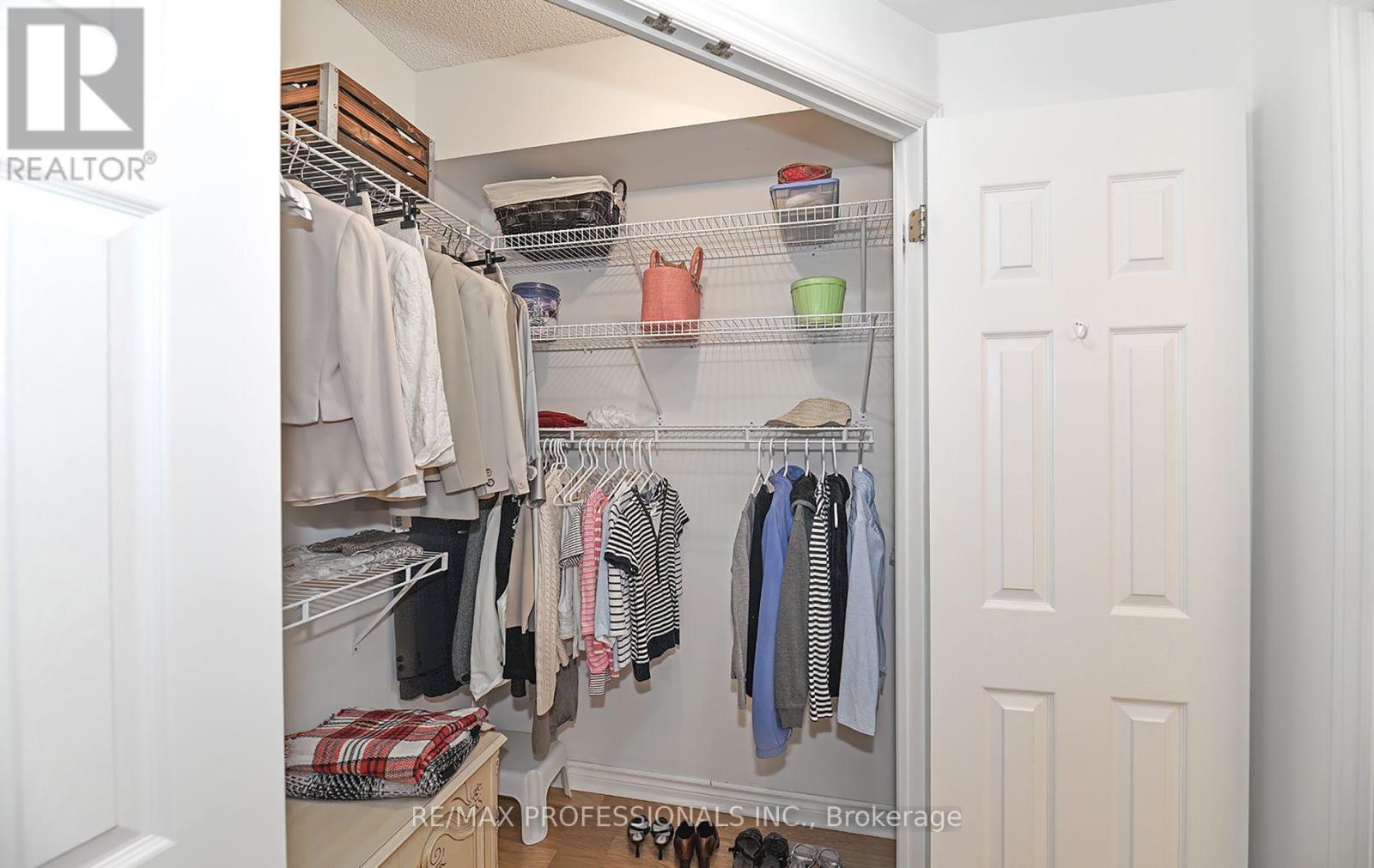 504 - 3085 Bloor Street W, Toronto, Ontario  M8X 1C9 - Photo 18 - W12236355