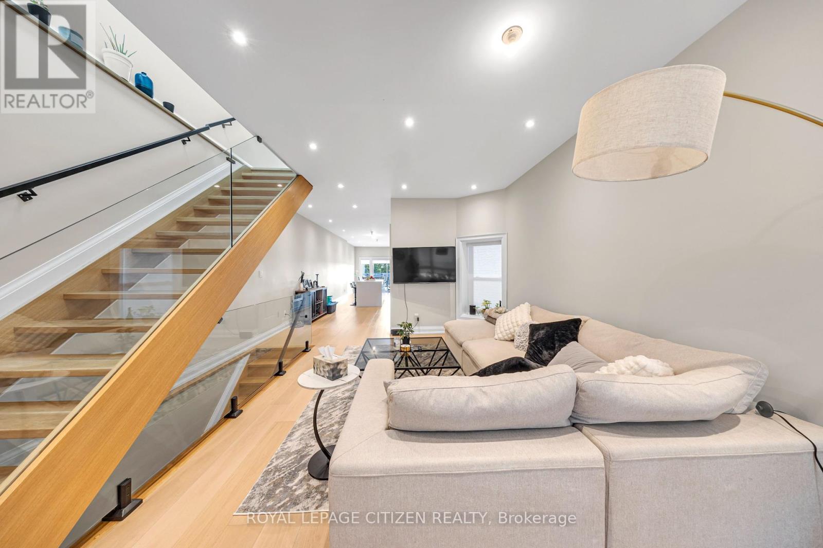 124 Caledonia Road, Toronto, Ontario  M6E 4S7 - Photo 17 - W12236427