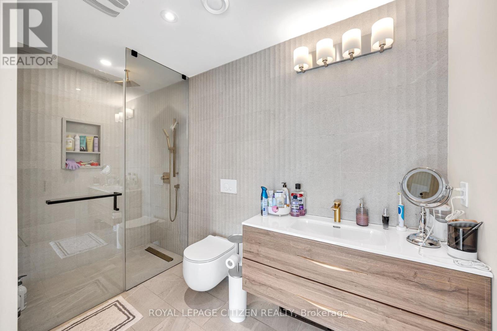 124 Caledonia Road, Toronto, Ontario  M6E 4S7 - Photo 21 - W12236427