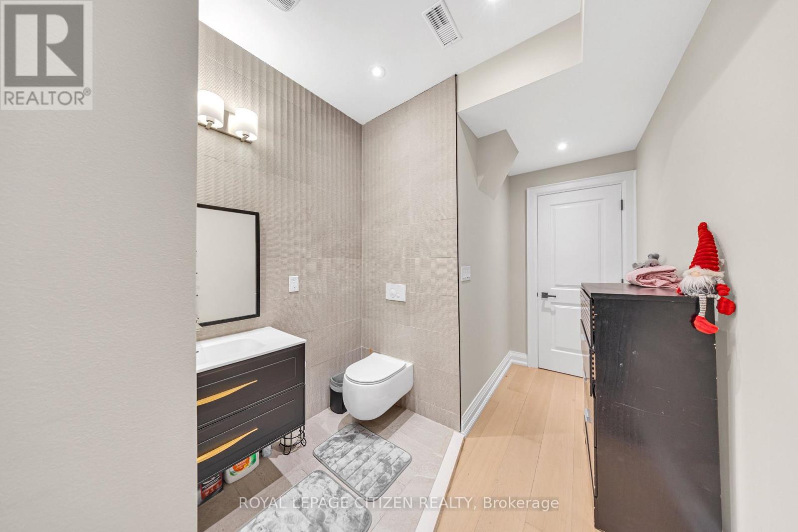 124 Caledonia Road, Toronto, Ontario  M6E 4S7 - Photo 25 - W12236427