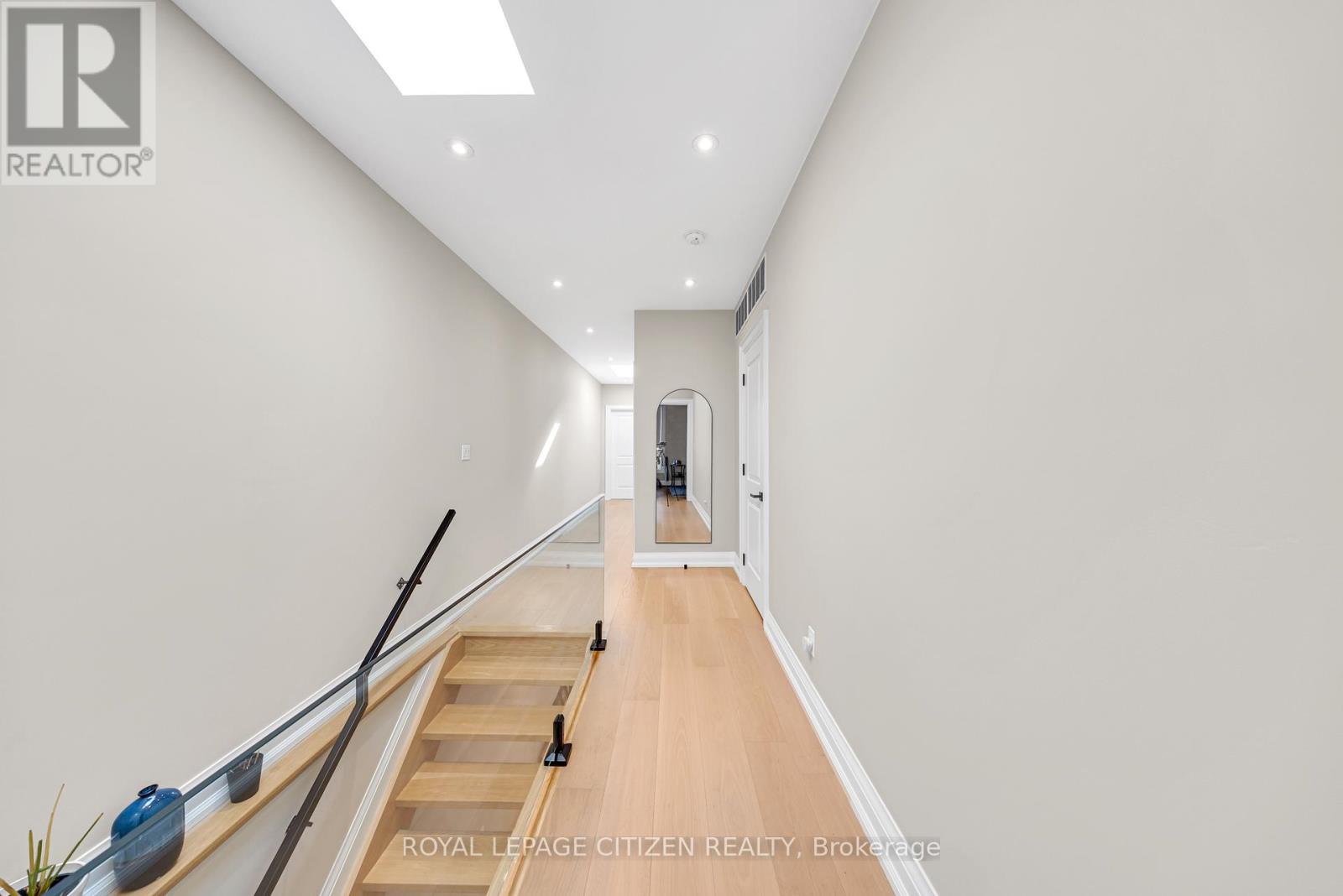 124 Caledonia Road, Toronto, Ontario  M6E 4S7 - Photo 26 - W12236427