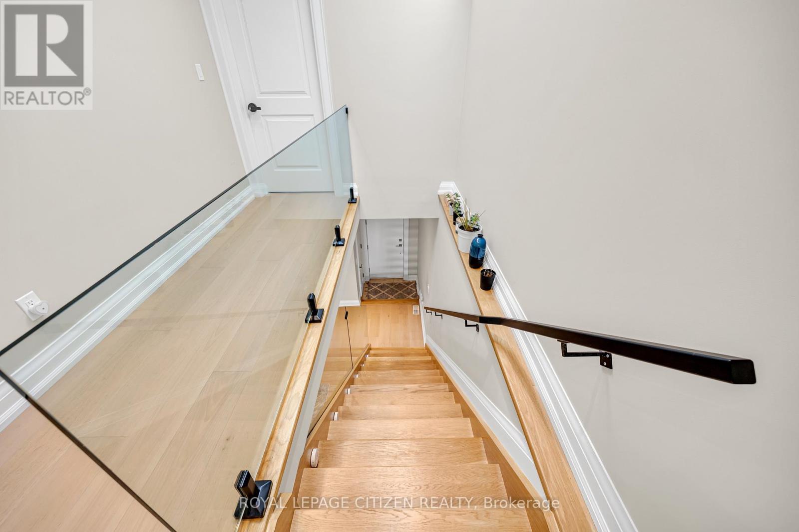 124 Caledonia Road, Toronto, Ontario  M6E 4S7 - Photo 28 - W12236427