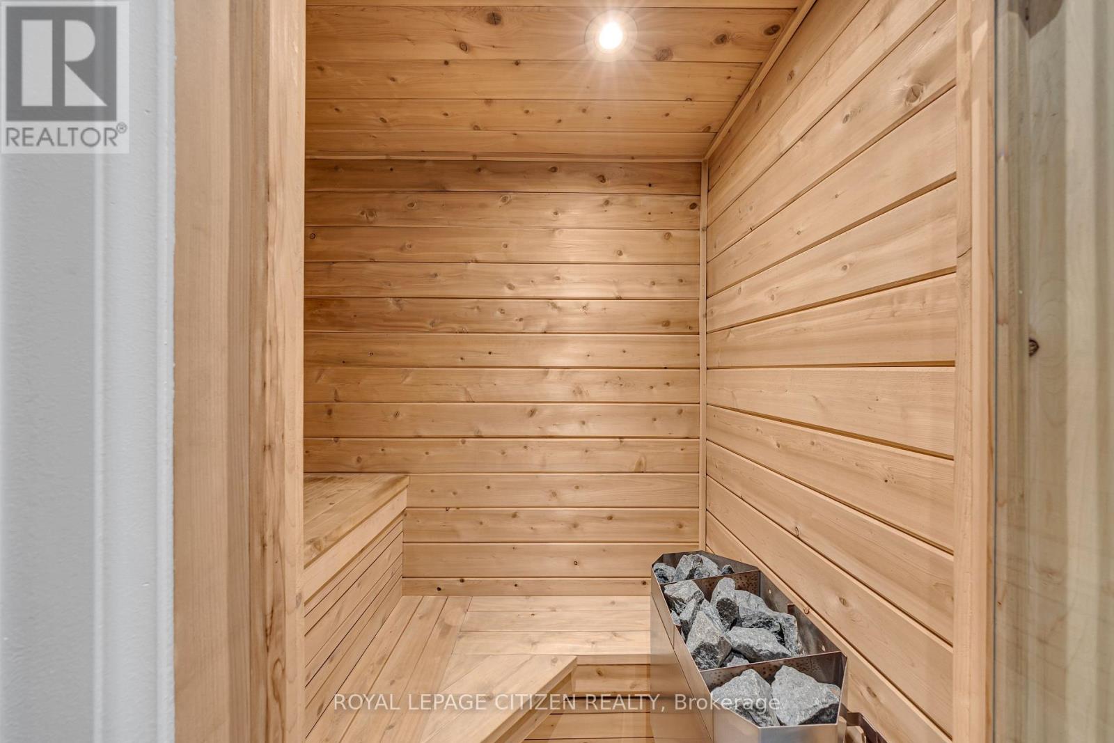 124 Caledonia Road, Toronto, Ontario  M6E 4S7 - Photo 29 - W12236427