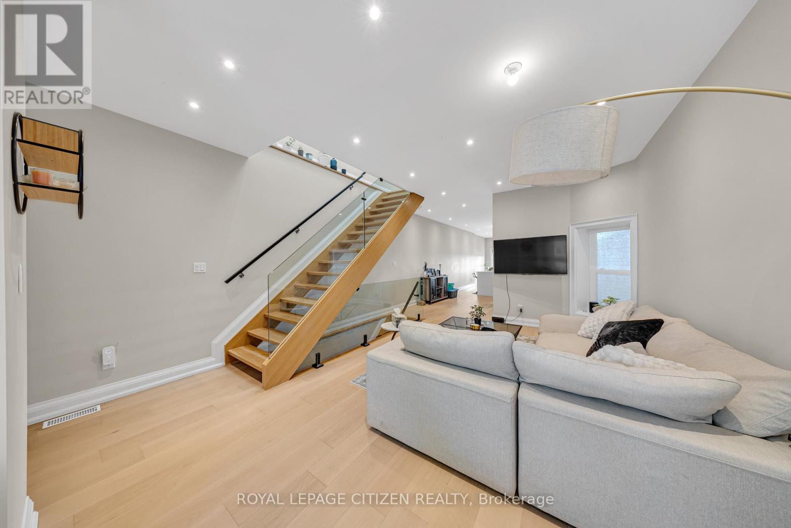 124 Caledonia Road, Toronto, Ontario  M6E 4S7 - Photo 30 - W12236427