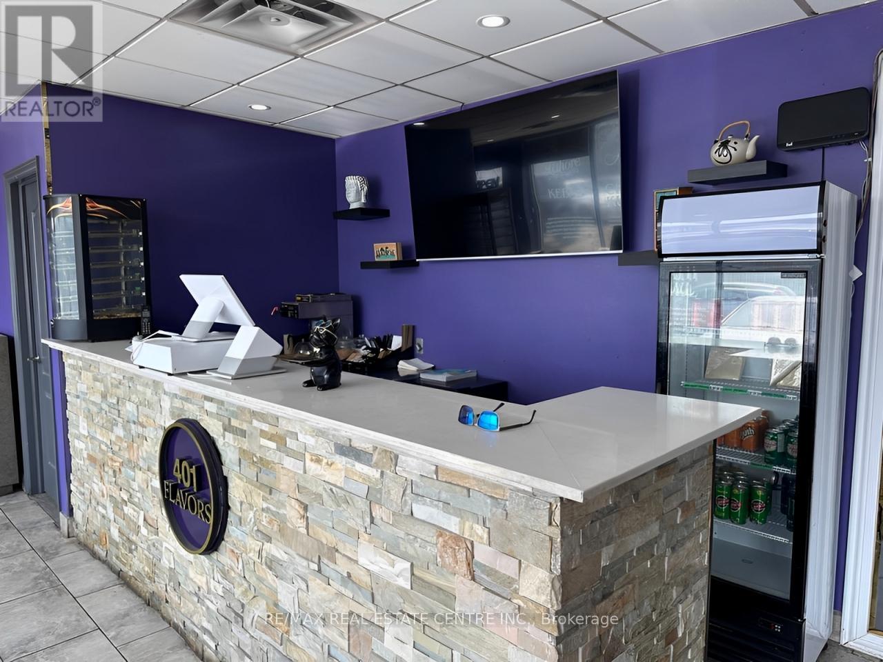 1385 Shawson Drive W, Mississauga, Ontario  L4W 1C4 - Photo 4 - W12236432