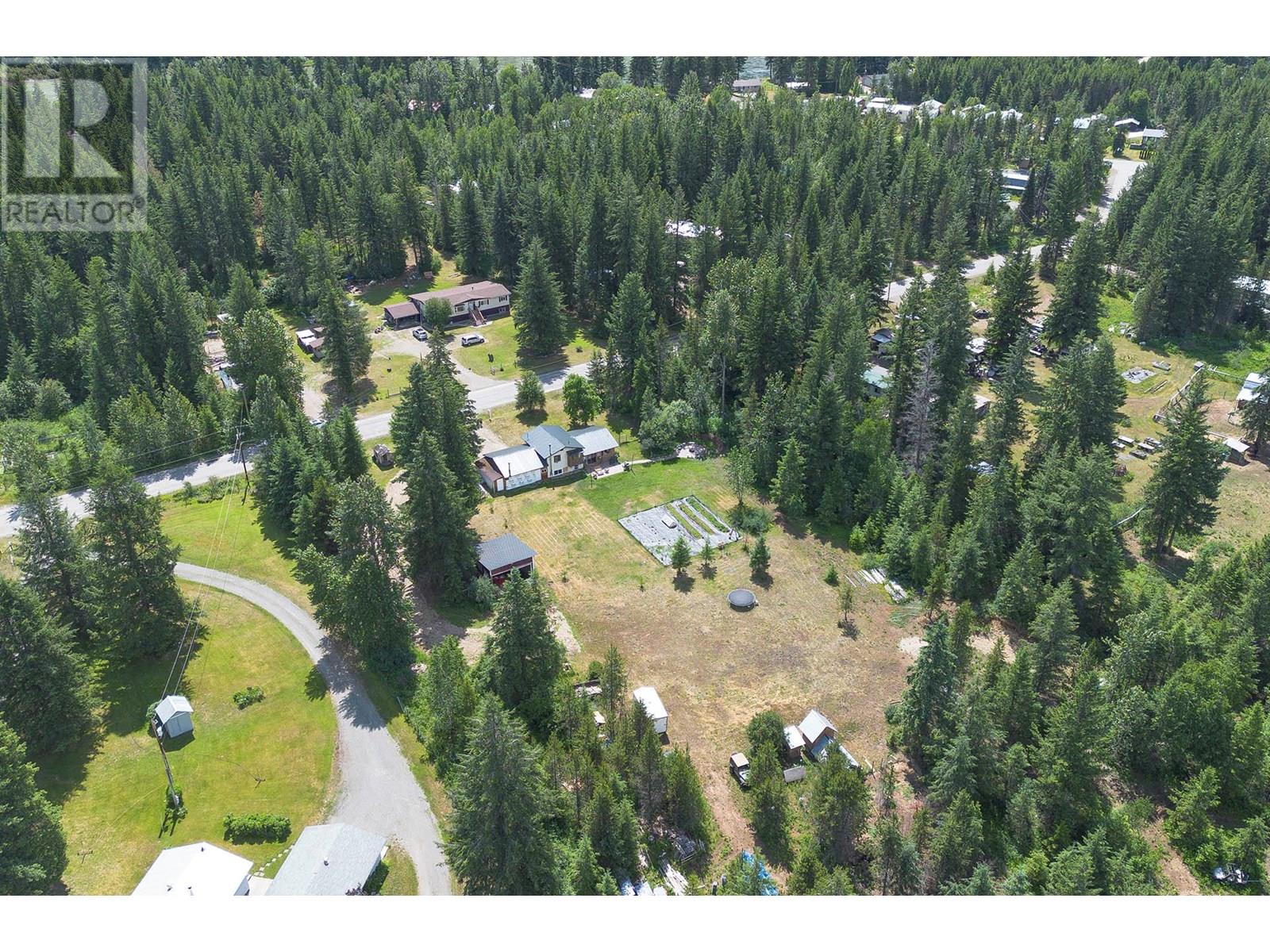 1133 CAROLINE Road, clearwater, British Columbia