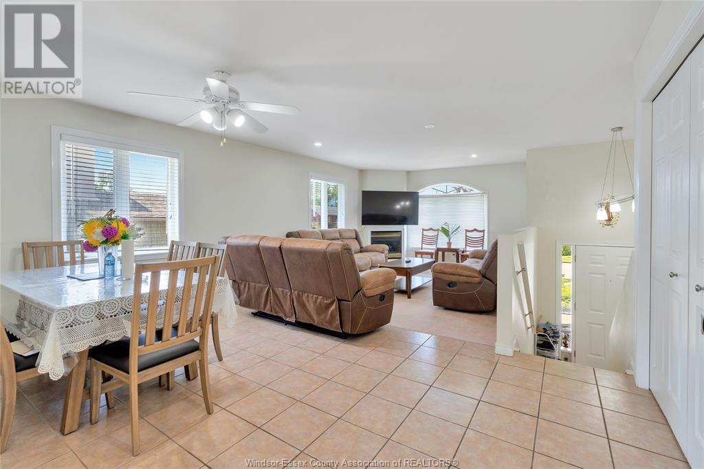 Property at 592 BANWELL image 3