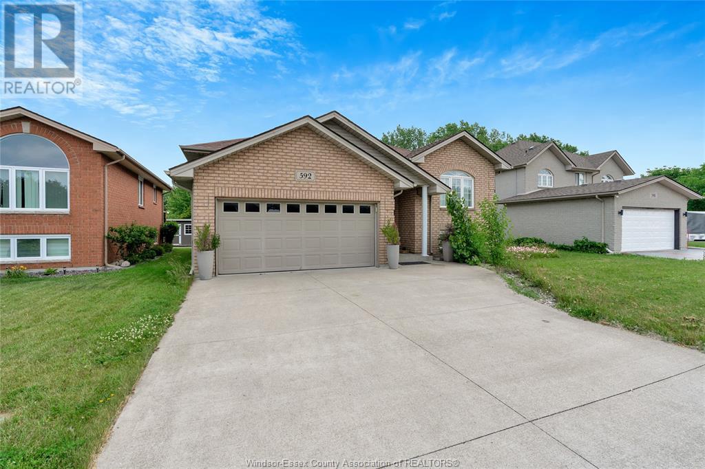 Property at 592 BANWELL image 2