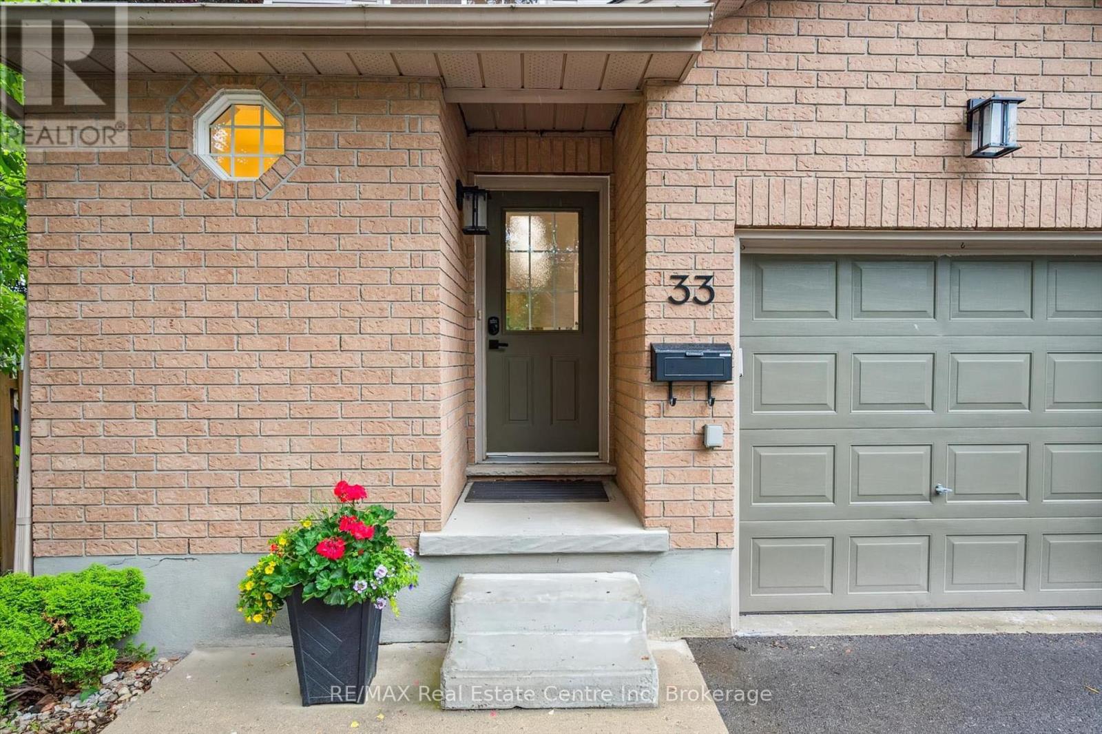 Property at 33 LONDON ROAD E image 2