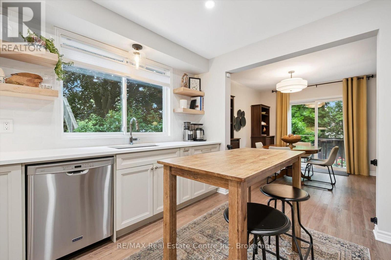 Property at 33 LONDON ROAD E image 4