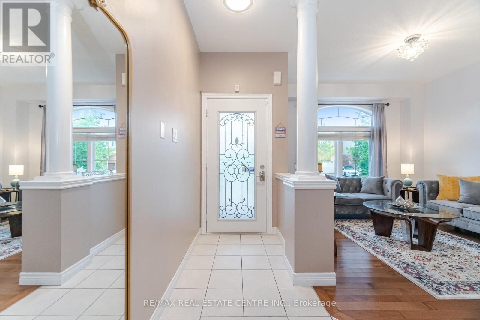 Property at 343 MONTREAL CIRCLE image 3