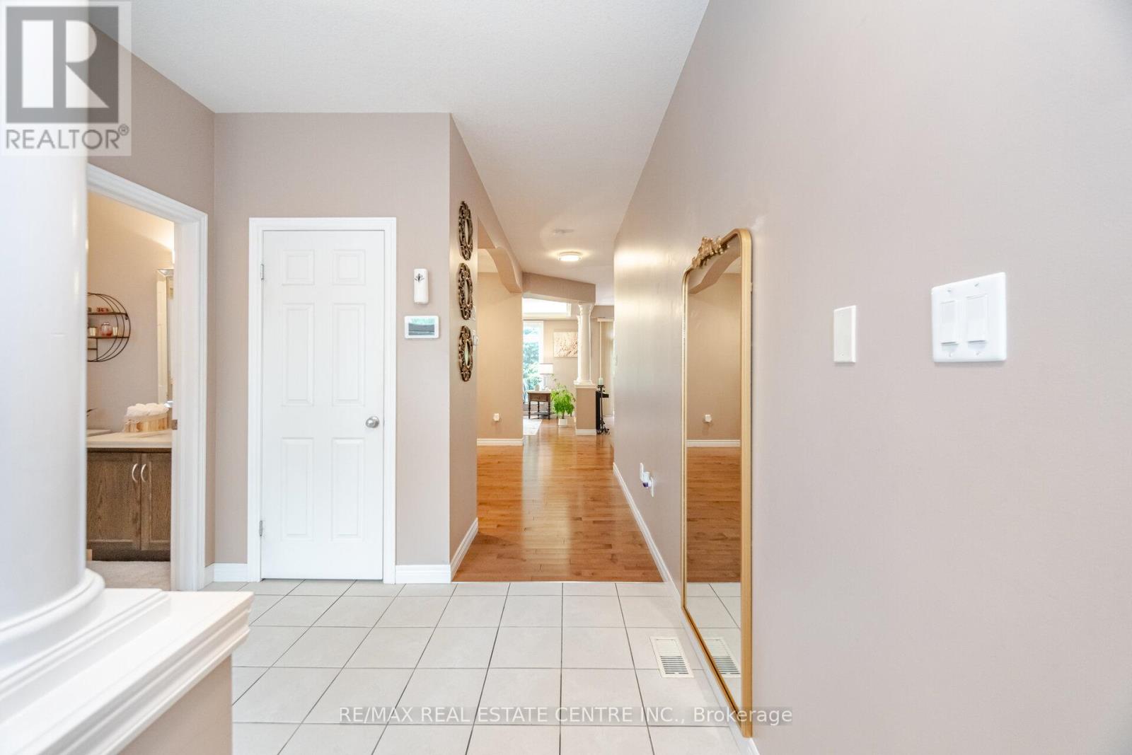 Property at 343 MONTREAL CIRCLE image 4