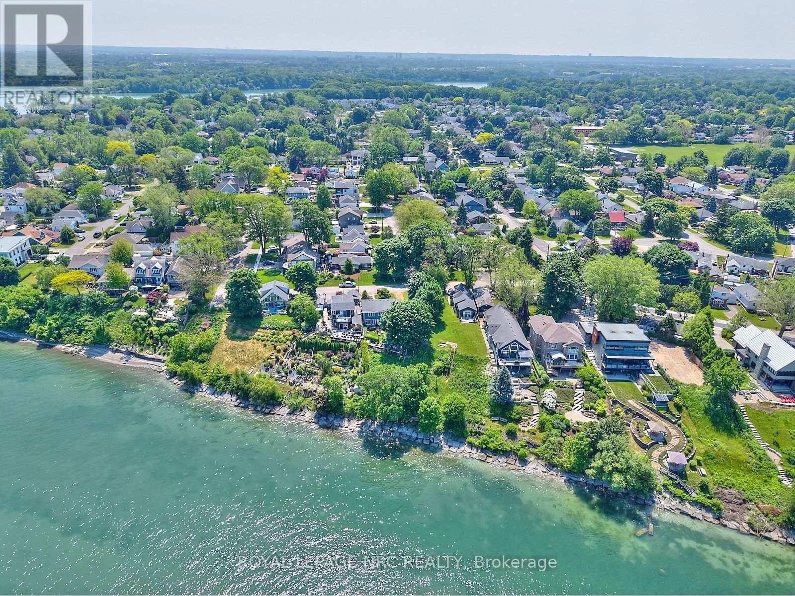 10 Pawling Street, St. Catharines (Port Dalhousie), Ontario  L2N 5M2 - Photo 3 - X12232214