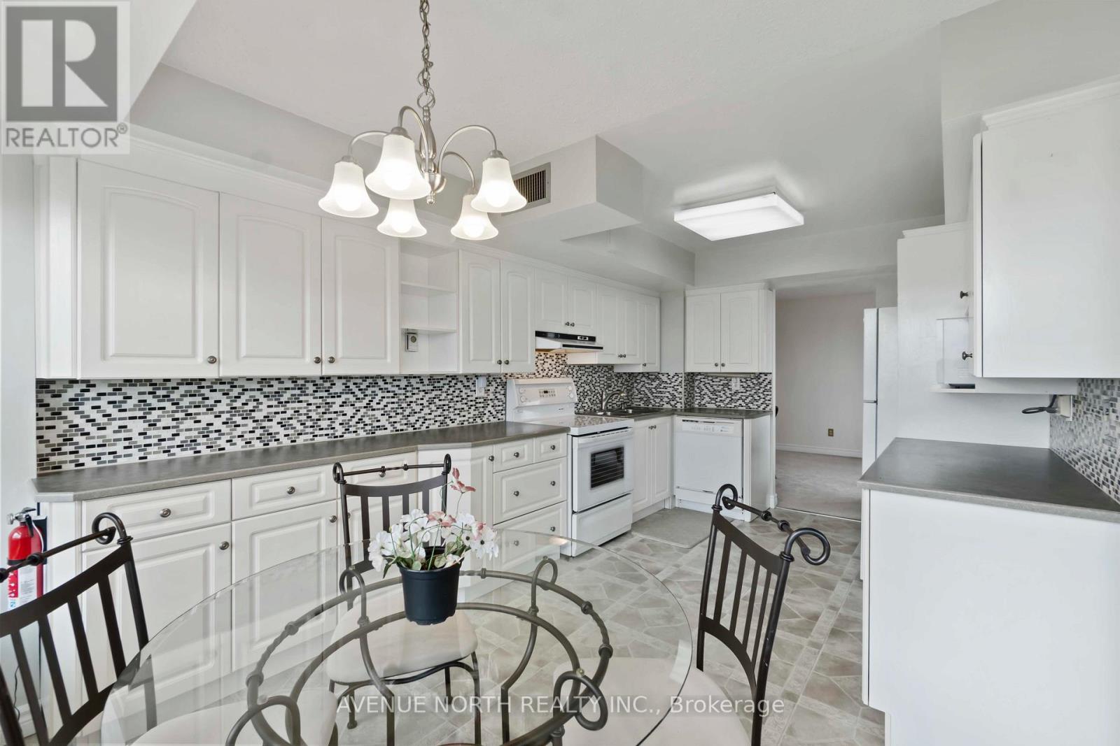 2401 - 1500 Riverside Drive, Ottawa, Ontario  K1G 4J4 - Photo 17 - X12236605
