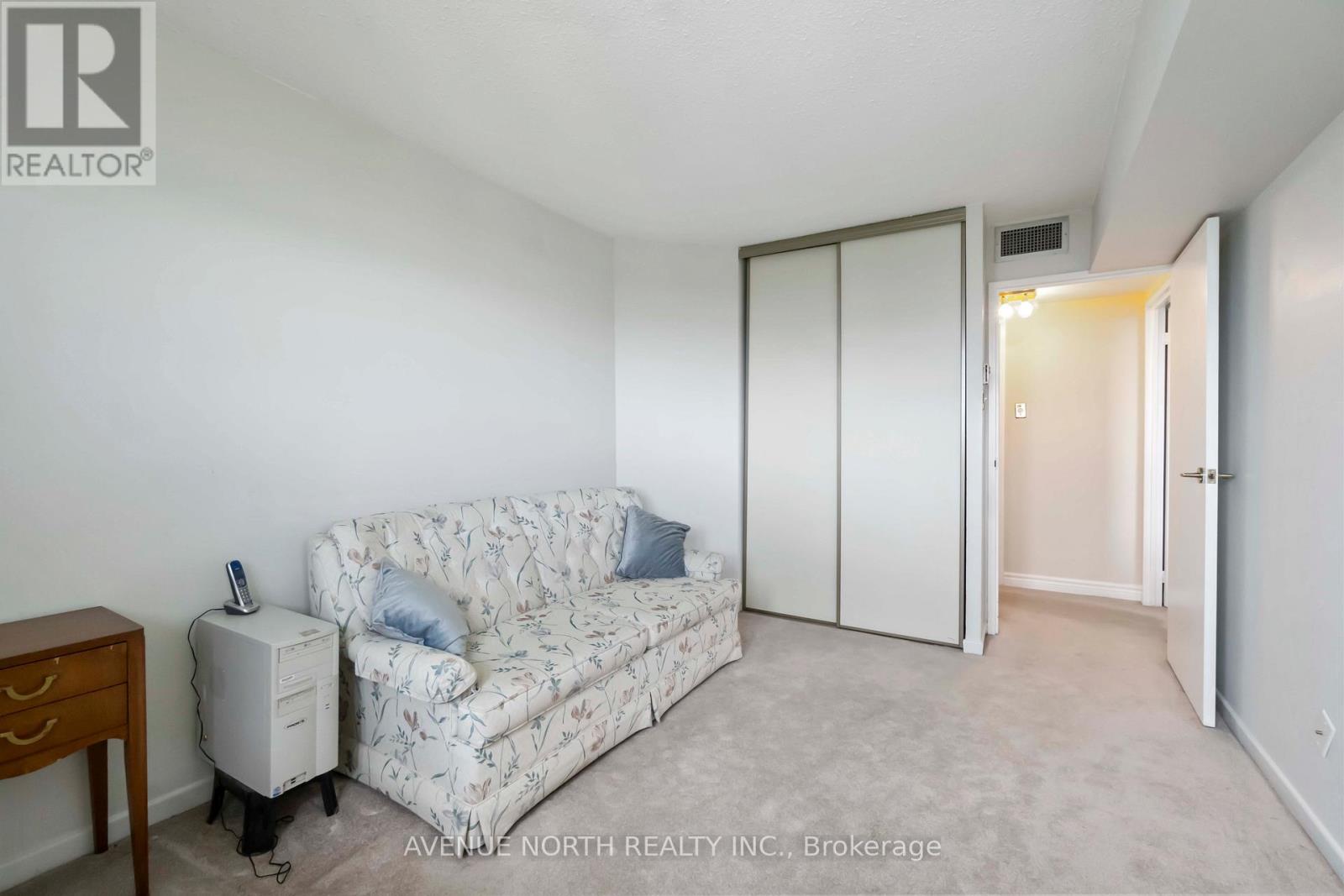 2401 - 1500 Riverside Drive, Ottawa, Ontario  K1G 4J4 - Photo 19 - X12236605