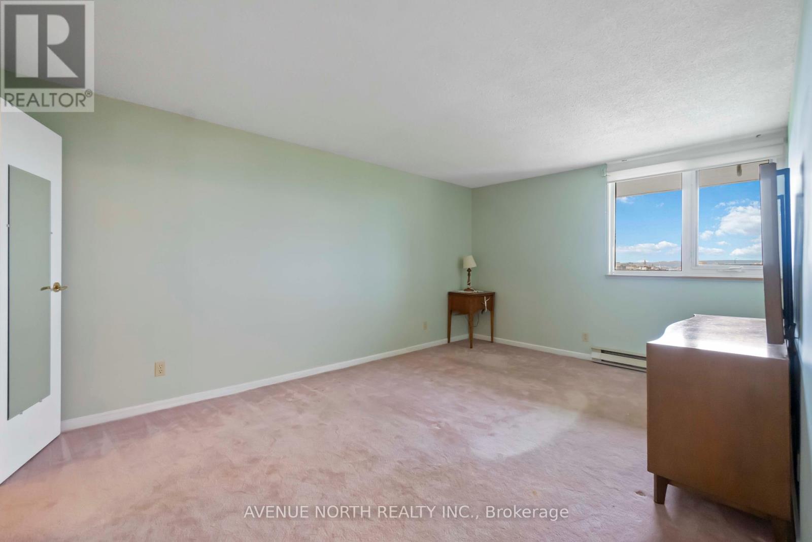 2401 - 1500 Riverside Drive, Ottawa, Ontario  K1G 4J4 - Photo 24 - X12236605