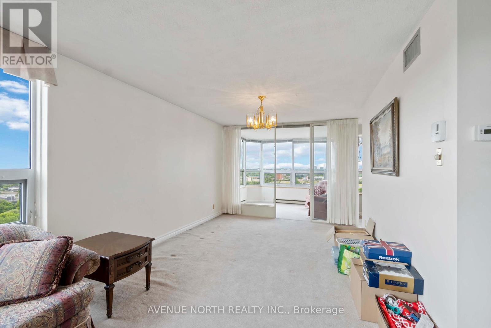 2401 - 1500 Riverside Drive, Ottawa, Ontario  K1G 4J4 - Photo 9 - X12236605